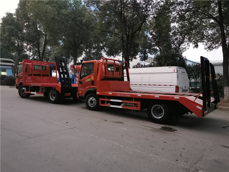 大運(yùn)藍(lán)牌平板運(yùn)輸車(chē)