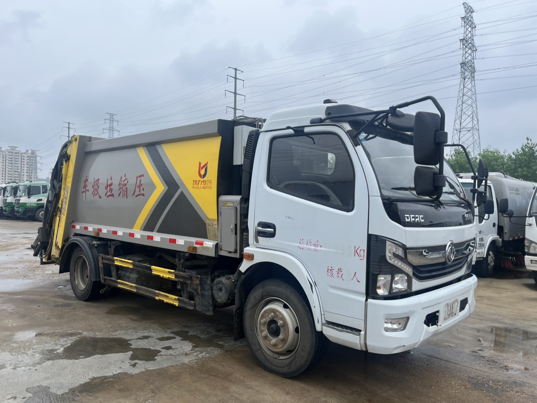 1??車型：國六9方壓縮垃圾車 2??年份：2021年6月 3??發動機：朝柴170馬力，國六 4??底盤配置：東風凱普特底盤，3800軸距，六檔變速箱，245